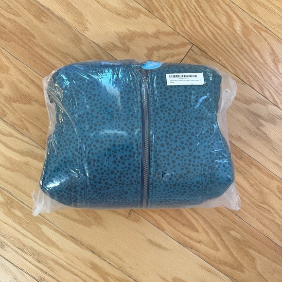 Brand new carters snowsuit and jacket 2t - Picture 2 of 3